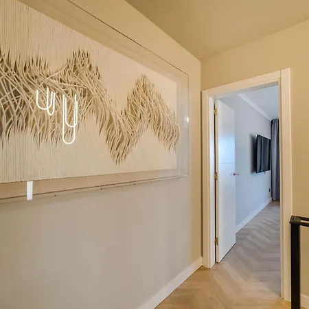 Daire Seashell Crown Luxury
